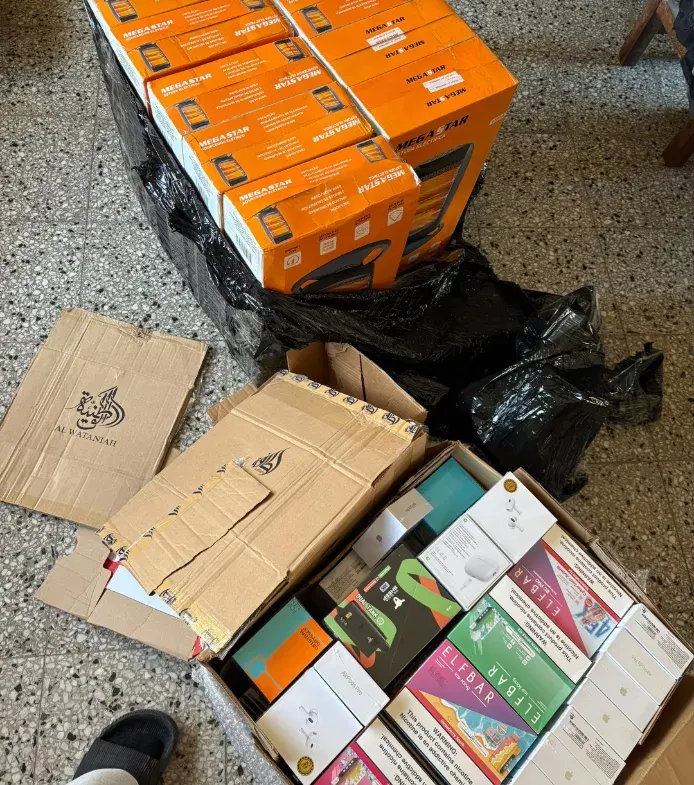 Cajas de vapes y productos de un pedido